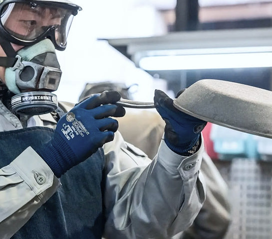 岩手製鉄は鉄の文化が根付く岩手後で、70年にわたり鉄の可能性を探求し続けてきました。DAICHIには、伝統と革新を両立させた日本の職人技術が息づいています。